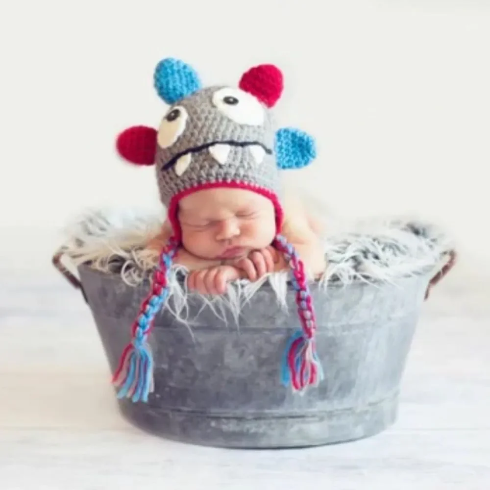 Daisy Baby Unisex Kids Beanie Hat Rowdy Monster in Gray 2-8 years NWT
